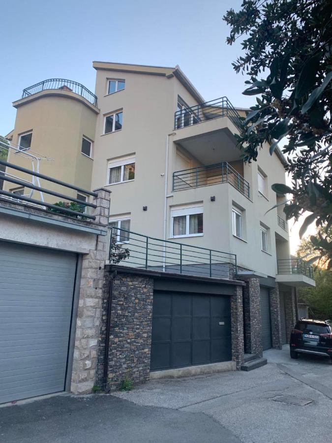 Villa Aya - With Sauna And Outdoor Swimming Pool موستار المظهر الخارجي الصورة