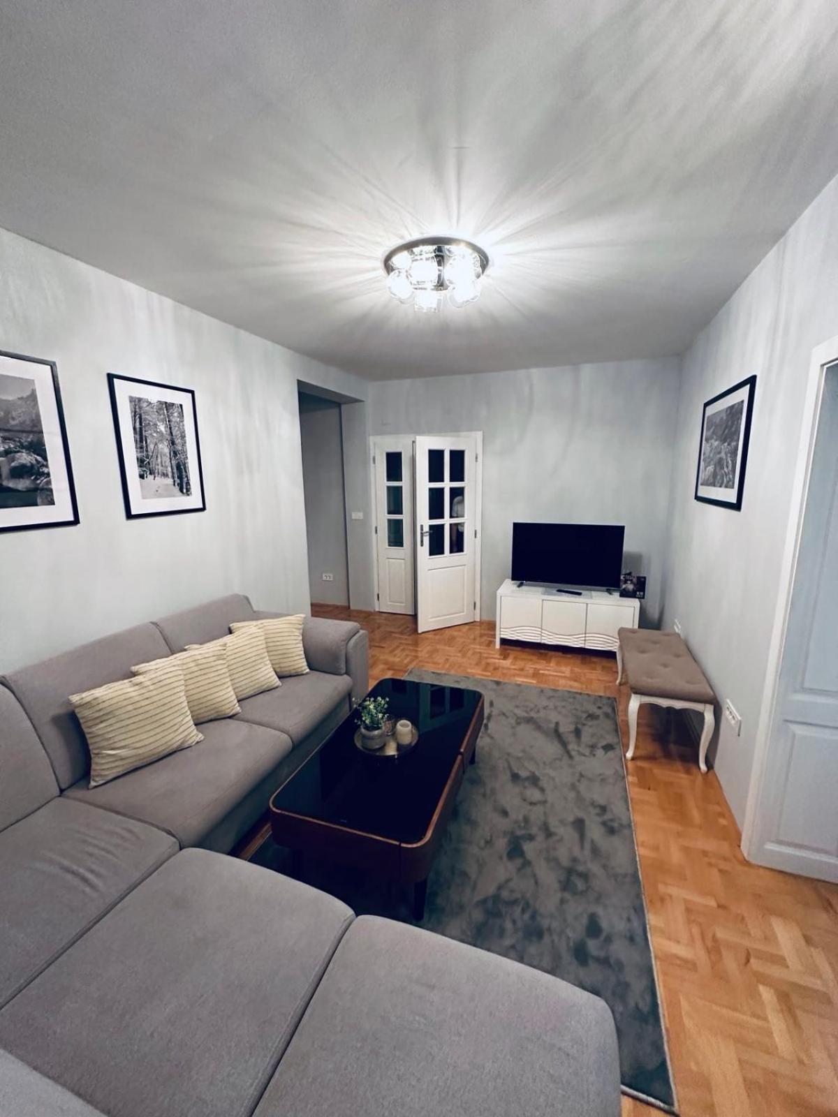Villa Aya - With Sauna And Outdoor Swimming Pool موستار الغرفة الصورة